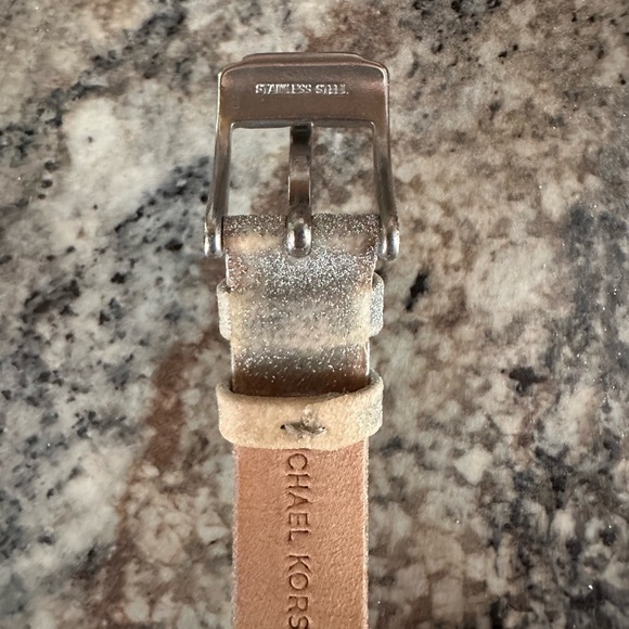 Michael Kors analog watch with glitter band - Picture 3 of 7